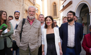 Los candidatos de la España Vaciada a las elecciones de Castilla y León acompañados del diputado de Teruel Existe, Tomás Guitarte, en un acto en Ampudia (Palencia). — ESPAÑA VACIADA