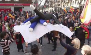 Banderas franquistas en el acto celebrado el pasado 20 de noviembre por el Movimiento Católico Español en Plaza de Oriente, Madrid. — Alejandro Martínez Vélez / EUROPA PRESS