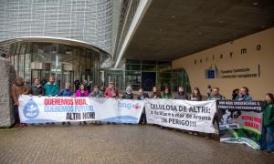 El fuerte viento complica los incendios en Asturias